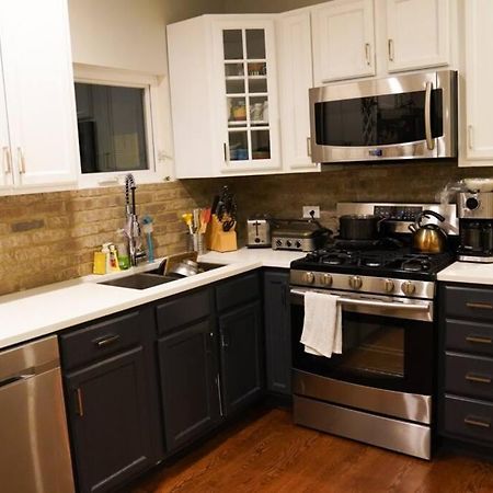 Nice And Cozy. Sleeps 5. Apartment Чикаго Екстериор снимка