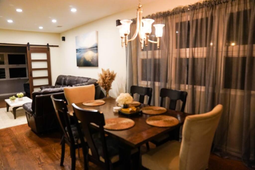 Nice And Cozy. Sleeps 5. Apartment Чикаго Екстериор снимка